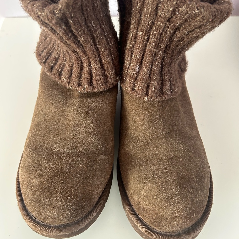 UGG brown boots size 8